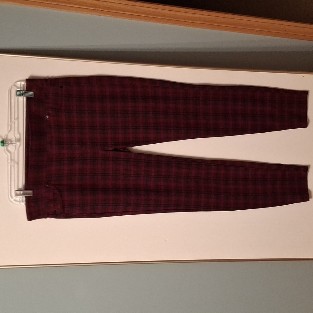 Chic Burgundy Plaid Trousers